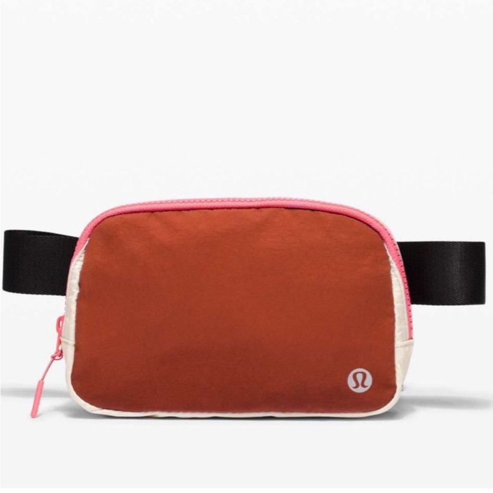 Lululemon Everywhere Belt Bag - Dark Terracotta/White Opal with Pink Zipper